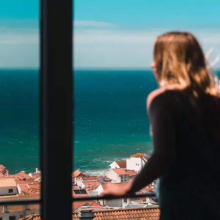 The Salty Surf & Yoga * אריסרייה