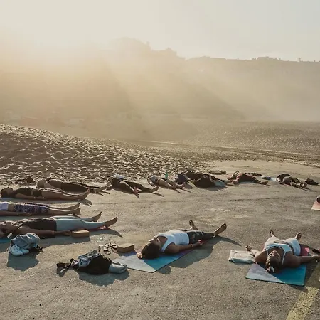 The Salty Surf & Yoga אריסרייה