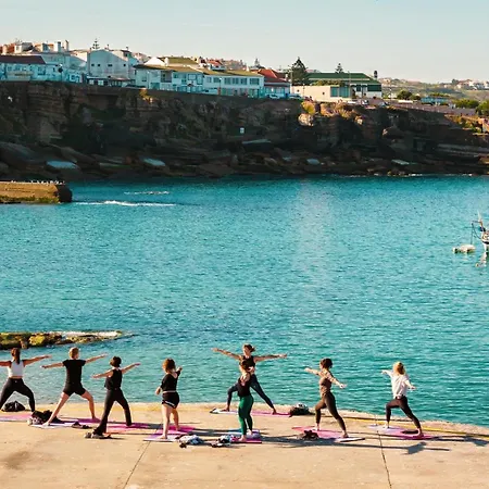 אכסניה The Salty Surf & Yoga
