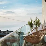 Hostal The Salty Surf & Yoga