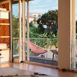 بيت شباب The Salty Surf & Yoga *