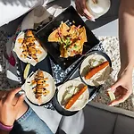 The Salty Surf & Yoga بيت شباب إيريسييرا