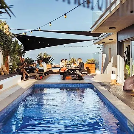 The Salty Surf & Yoga Auberge de jeunesse Ericeira